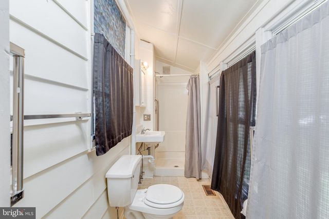 26 CHESTNUT ST, Lumberton, NJ 08048