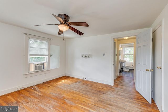 26 CHESTNUT ST, Lumberton, NJ 08048
