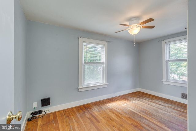 26 CHESTNUT ST, Lumberton, NJ 08048