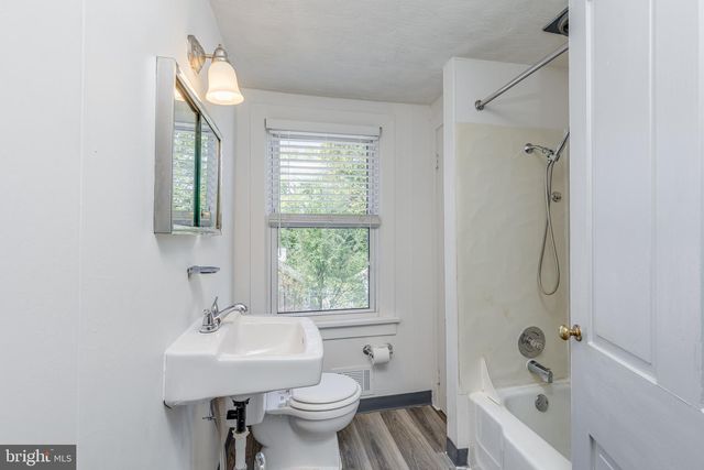 26 CHESTNUT ST, Lumberton, NJ 08048