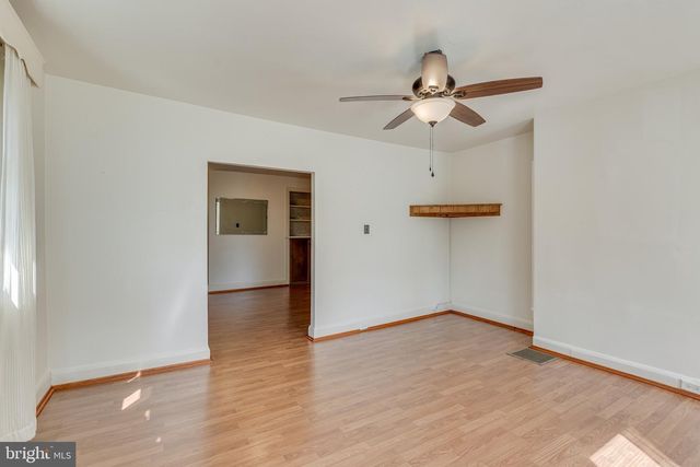 26 CHESTNUT ST, Lumberton, NJ 08048