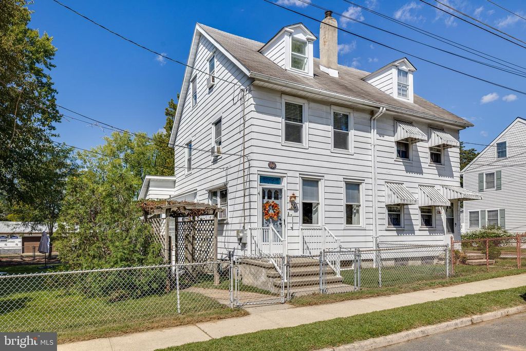 26 CHESTNUT ST, Lumberton, NJ 08048