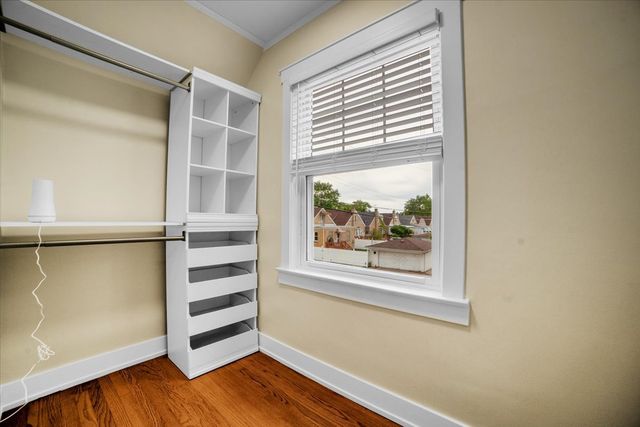 6014 W Fletcher Street, Chicago, IL 60634