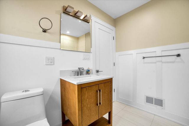 6014 W Fletcher Street, Chicago, IL 60634