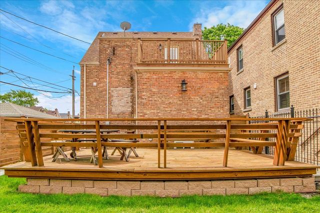 6014 W Fletcher Street, Chicago, IL 60634