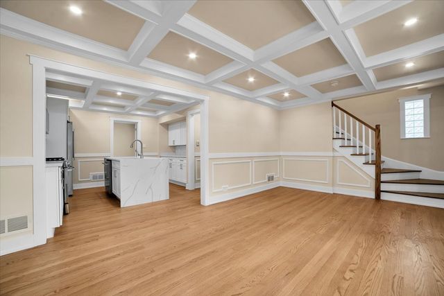 6014 W Fletcher Street, Chicago, IL 60634