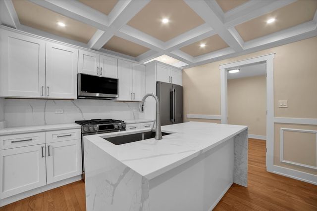 6014 W Fletcher Street, Chicago, IL 60634