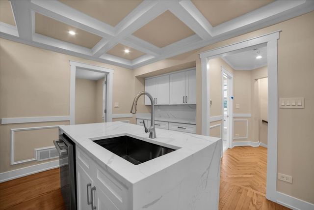 6014 W Fletcher Street, Chicago, IL 60634