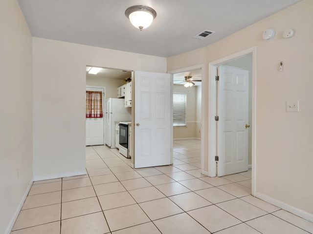2221 S Timberwood Circle, Tallahassee, FL 32304