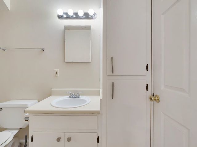 2221 S Timberwood Circle, Tallahassee, FL 32304