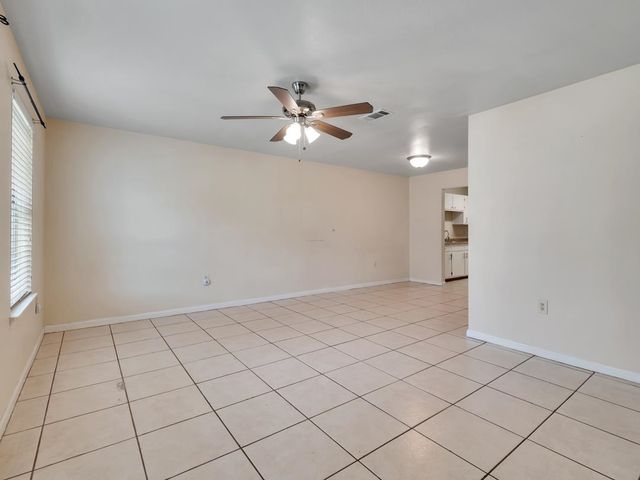 2221 S Timberwood Circle, Tallahassee, FL 32304