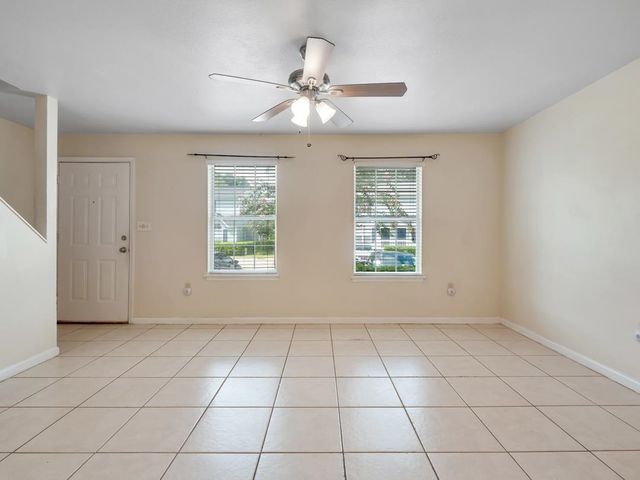 2221 S Timberwood Circle, Tallahassee, FL 32304
