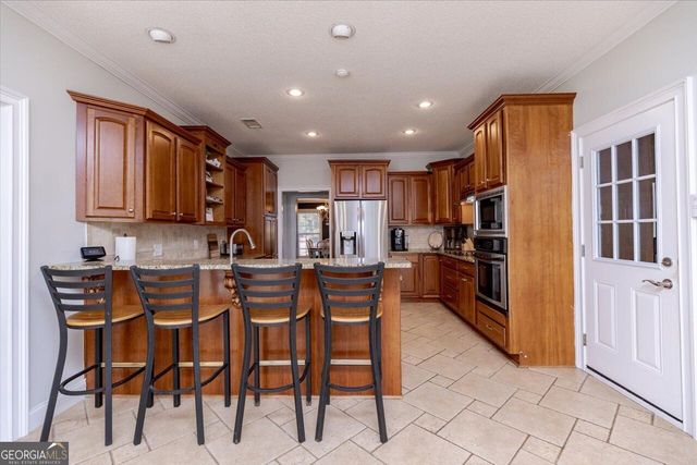200 River Oak Court, Kathleen, GA 31047