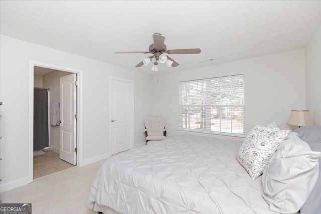 200 River Oak Court, Kathleen, GA 31047