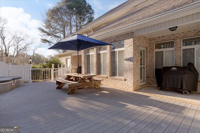 200 River Oak Court, Kathleen, GA 31047