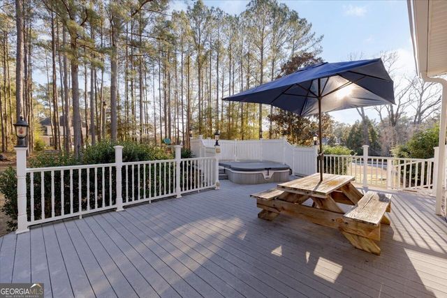 200 River Oak Court, Kathleen, GA 31047