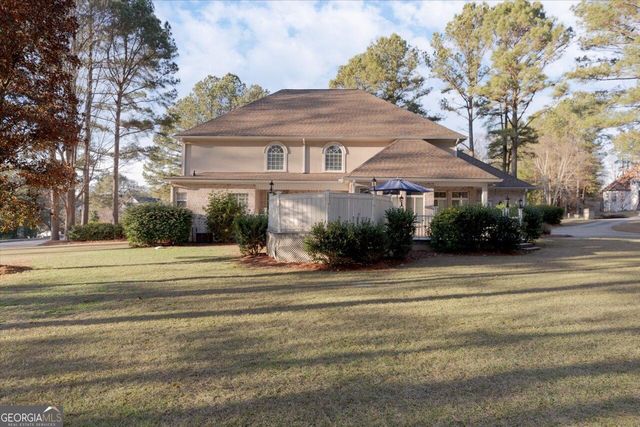 200 River Oak Court, Kathleen, GA 31047