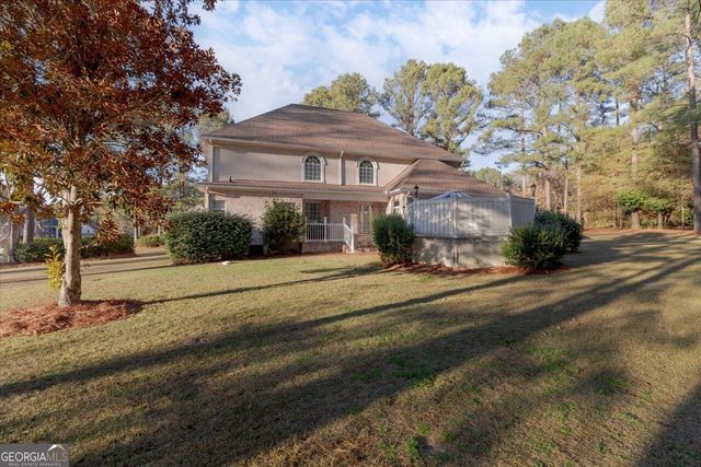 200 River Oak Court, Kathleen, GA 31047