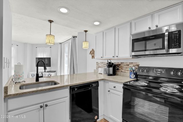 2000 New River Inlet Road 1214, N Topsail Beach, NC 28460