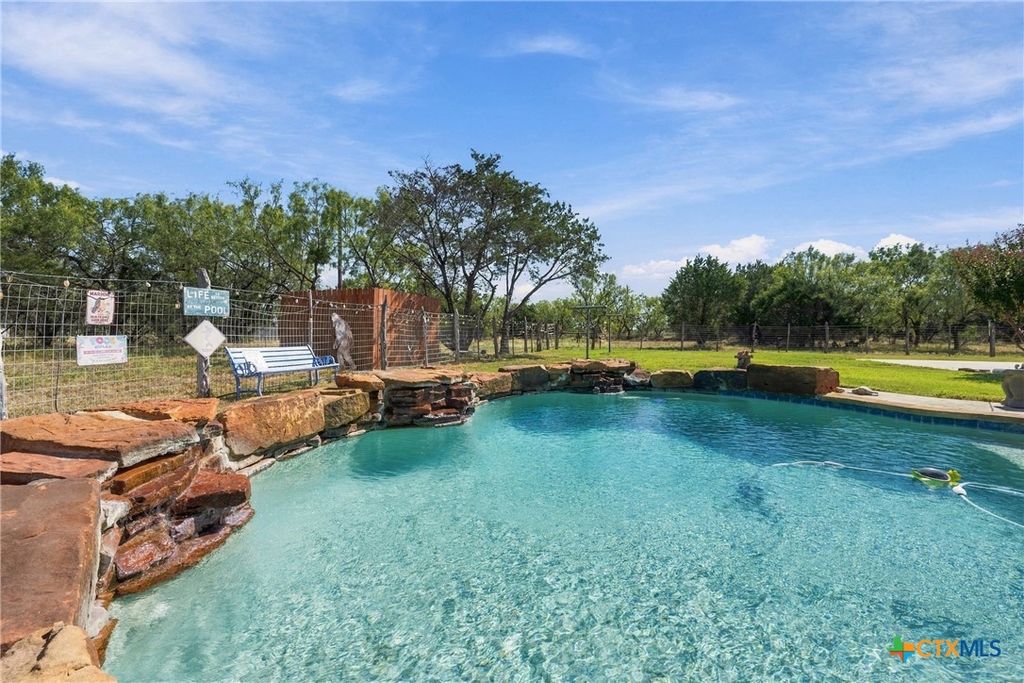 1550 CR 119, Burnet, TX 78611