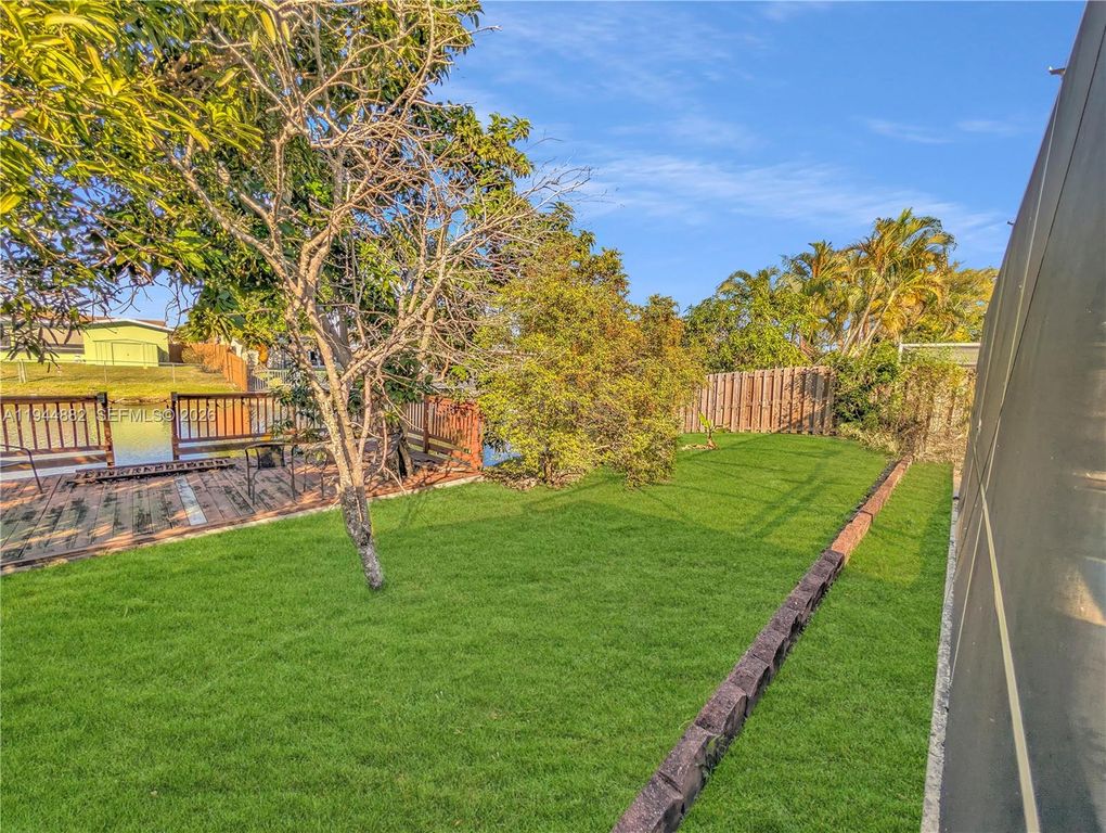 8361 NW 24th Ct, Sunrise, FL 33322