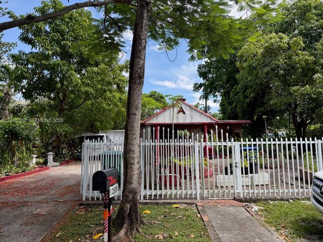 12600 Country Club Lane, Miami, FL 33167