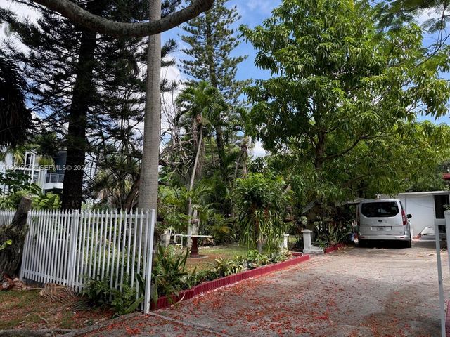 12600 Country Club Lane, Miami, FL 33167
