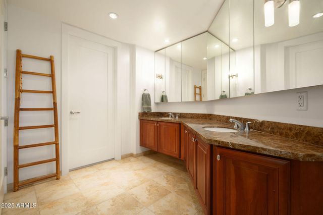 140 E RIO SALADO Parkway 509, Tempe, AZ 85281