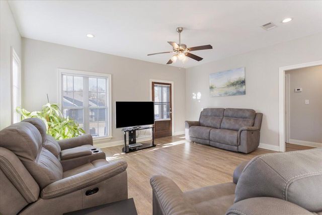 11 Cosmos, Hattiesburg, MS 39402