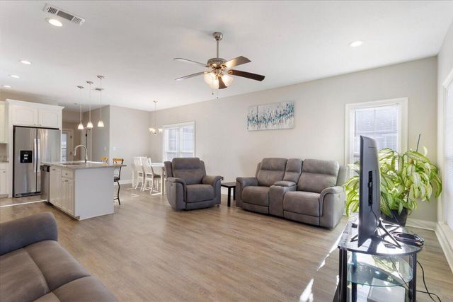 11 Cosmos, Hattiesburg, MS 39402