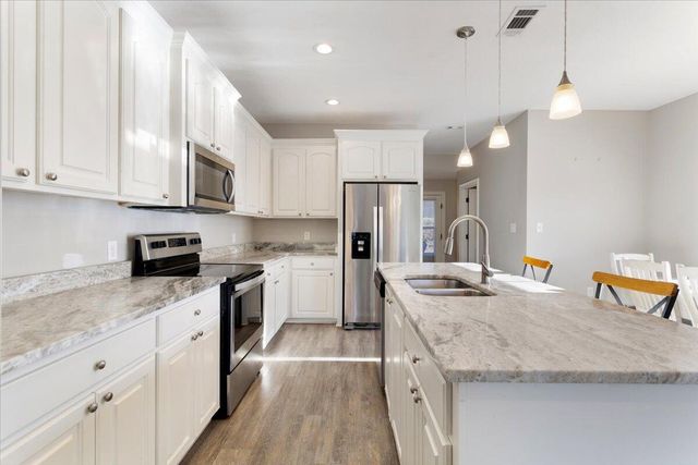 11 Cosmos, Hattiesburg, MS 39402