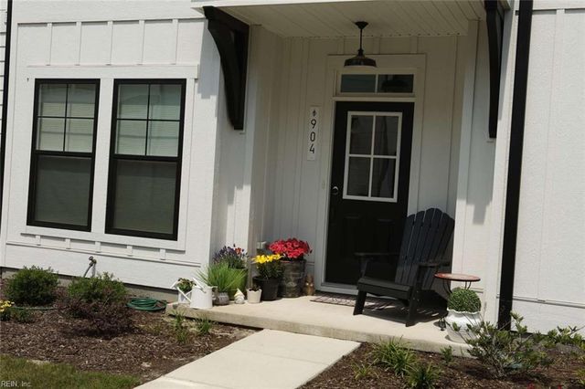 904 Douglas Eley LN, Chesapeake, VA 23322