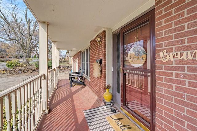 2235 Edgehill Rd, Salina, KS 67401