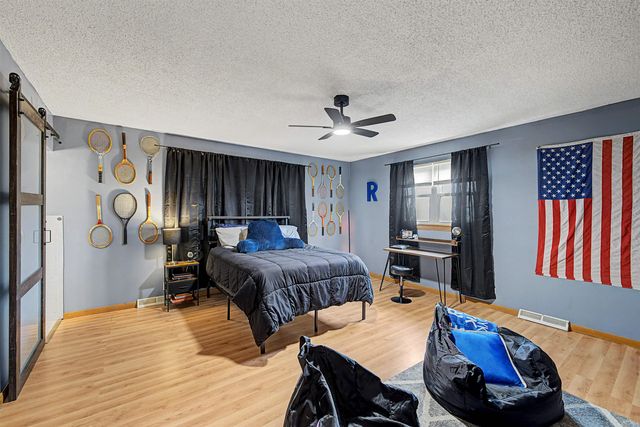 2235 Edgehill Rd, Salina, KS 67401