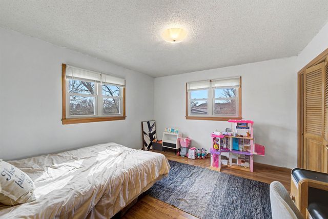 2235 Edgehill Rd, Salina, KS 67401