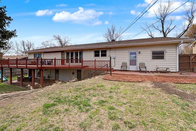 2235 Edgehill Rd, Salina, KS 67401