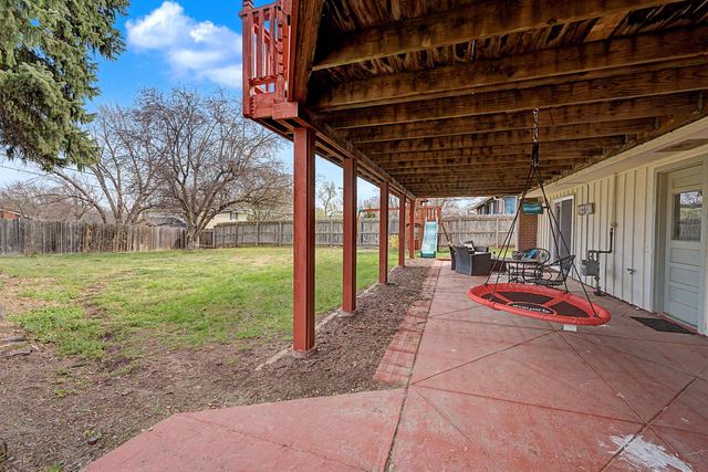 2235 Edgehill Rd, Salina, KS 67401