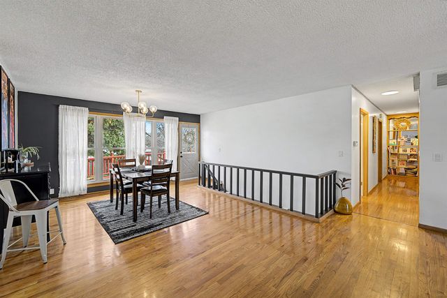 2235 Edgehill Rd, Salina, KS 67401