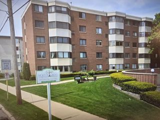 5500 Lincoln Avenue 319E, Morton Grove, IL 60053