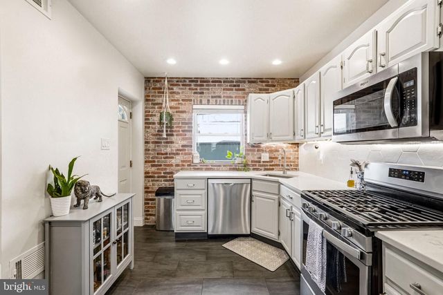 1832 S SARTAIN ST, Philadelphia, PA 19148