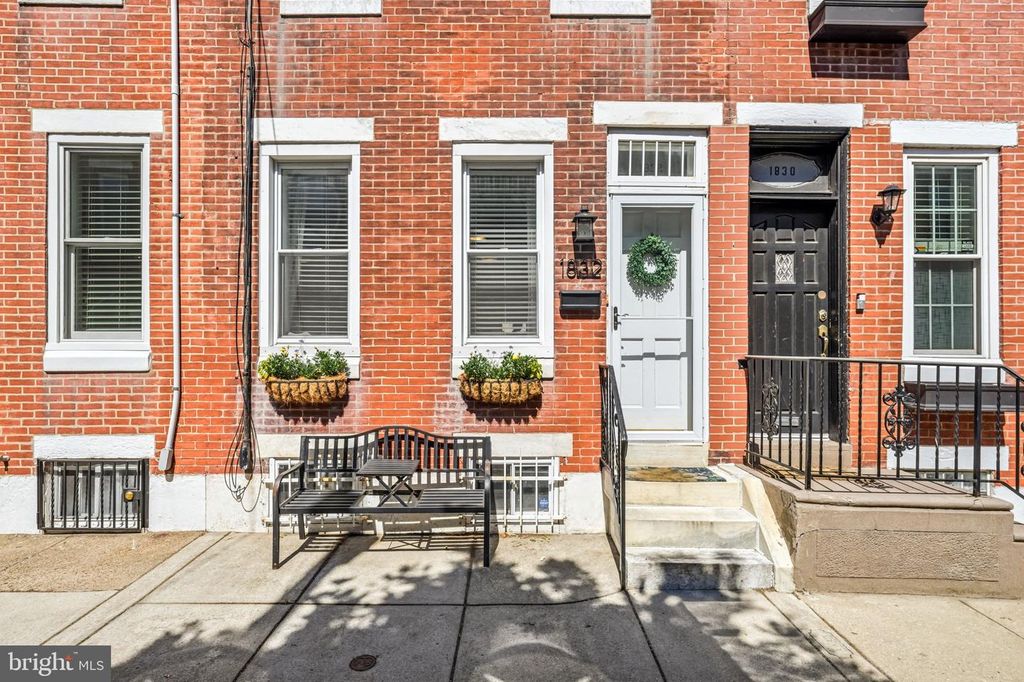 1832 S SARTAIN ST, Philadelphia, PA 19148