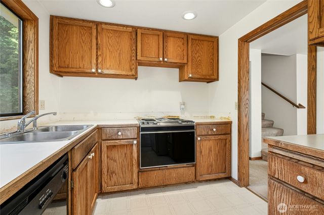 18515 NE 143rd Place, Woodinville, WA 98072