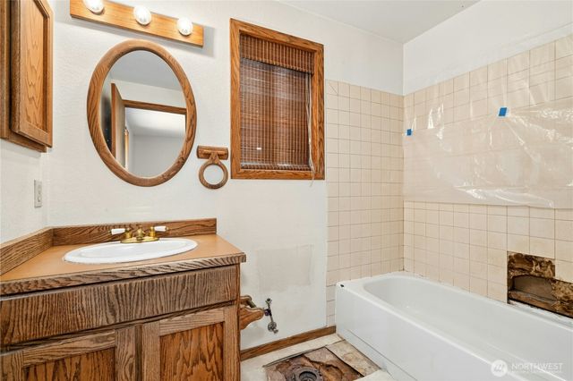 18515 NE 143rd Place, Woodinville, WA 98072