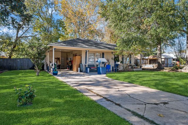 945 N Travis Street, Liberty, TX 77575