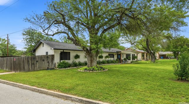 910 Oakridge, Pleasanton, TX 78064