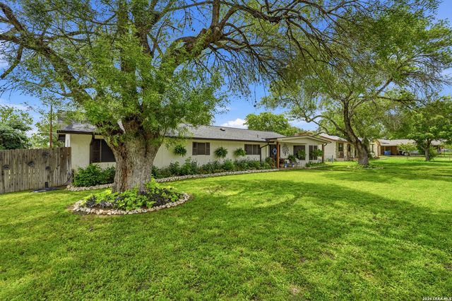 910 Oakridge, Pleasanton, TX 78064