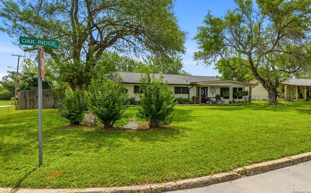 910 Oakridge, Pleasanton, TX 78064