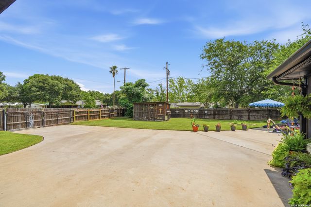 910 Oakridge, Pleasanton, TX 78064
