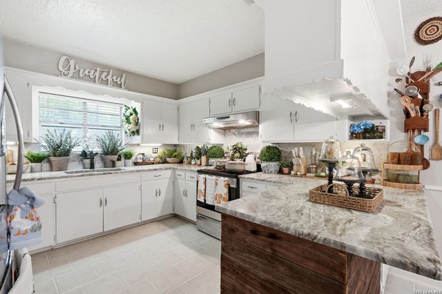 910 Oakridge, Pleasanton, TX 78064