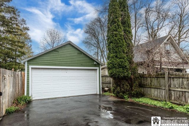 112 Los Robles Street, Amherst, NY 14221